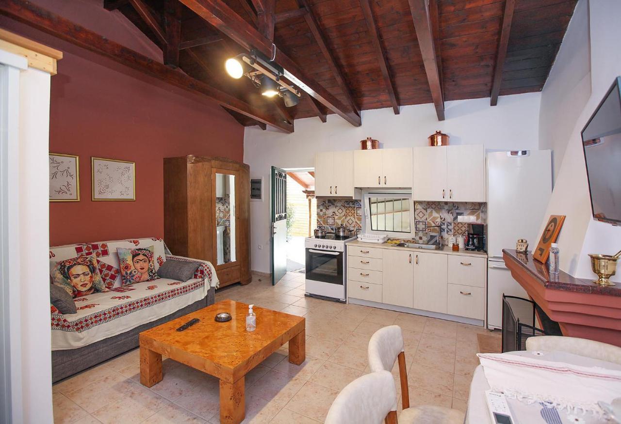 Ferienhaus Traditional Asimakis Anifion